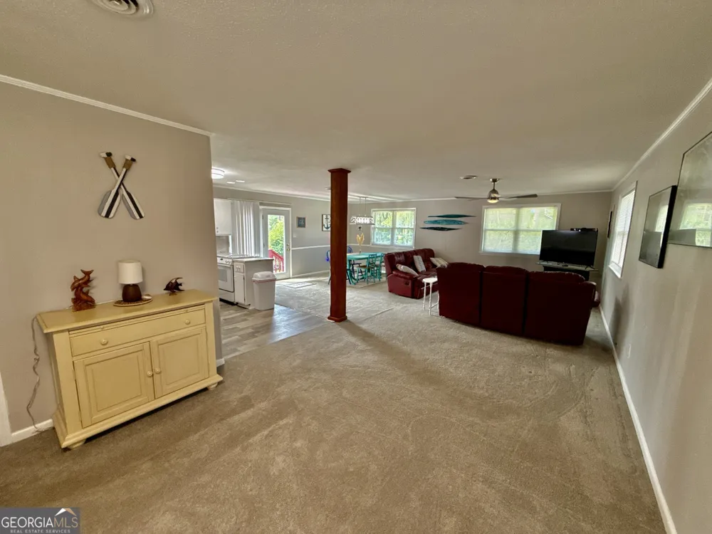 276 Circle DR Midway, GA 31320