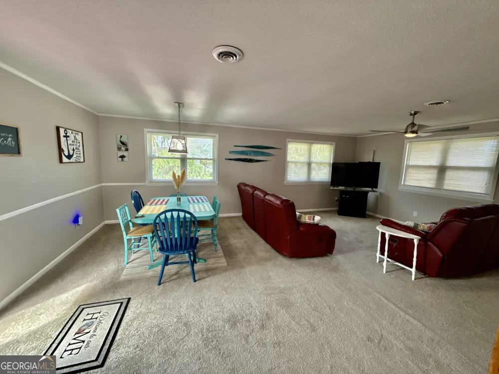 276 Circle DR Midway, GA 31320