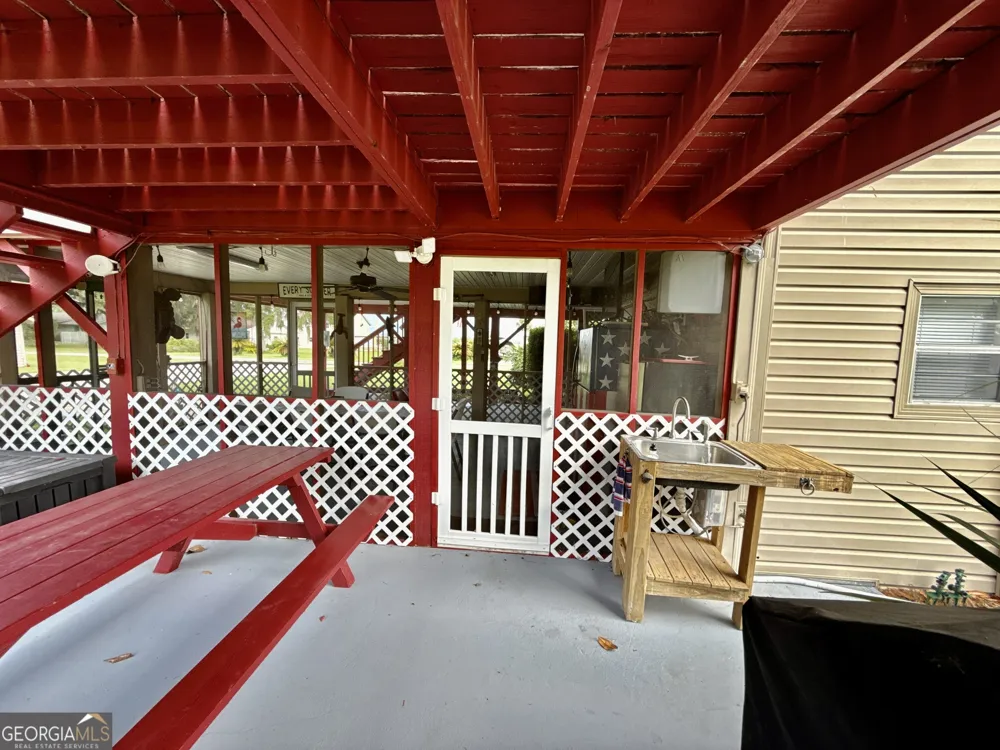 276 Circle DR Midway, GA 31320