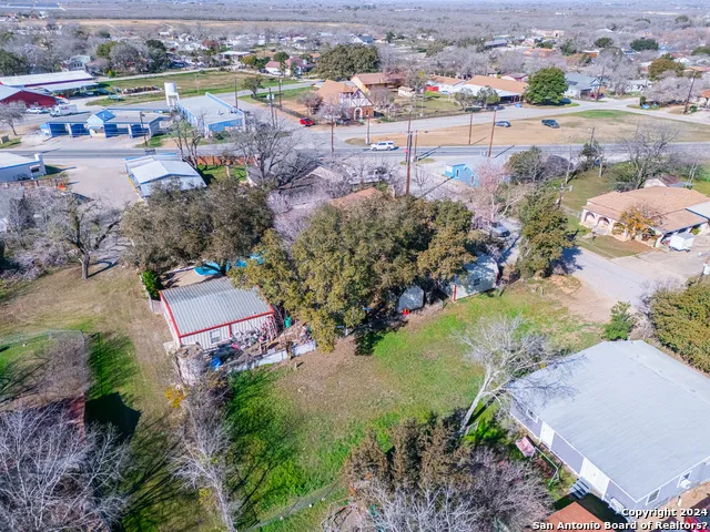 7988 E 5TH ST Somerset, TX 78069