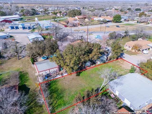 7988 E 5TH ST Somerset, TX 78069