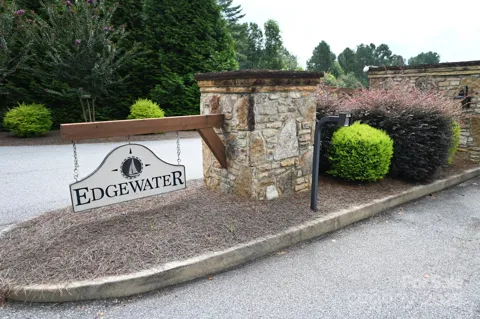 00 Waters Edge Avenue #4