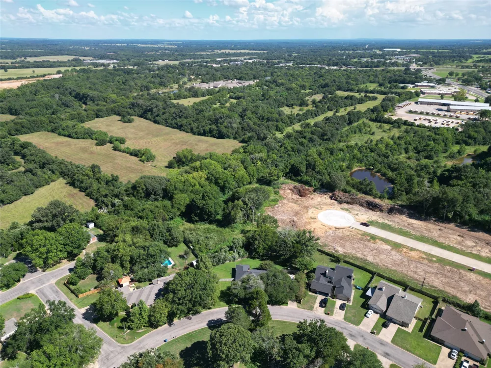 Central Park Court Athens, TX 75751