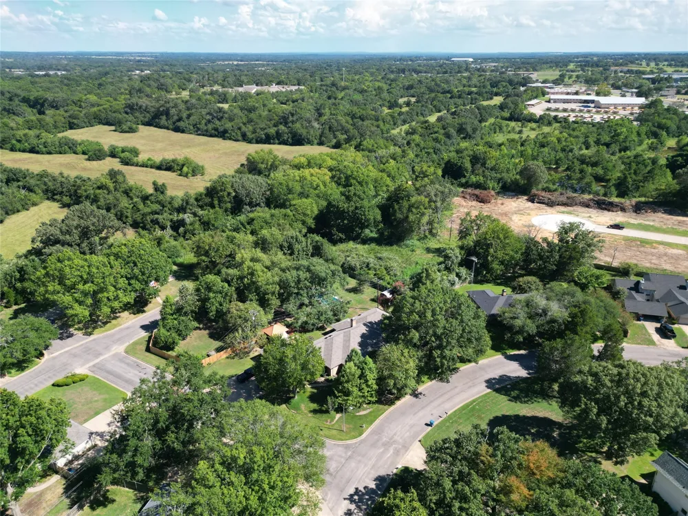 Central Park Court Athens, TX 75751