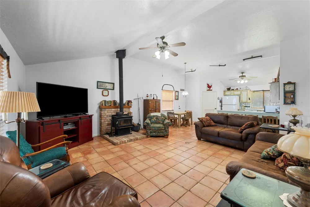 299 Lcr 763 Groesbeck, TX 76642