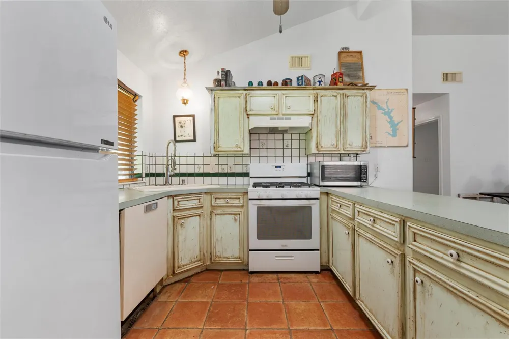 299 Lcr 763 Groesbeck, TX 76642