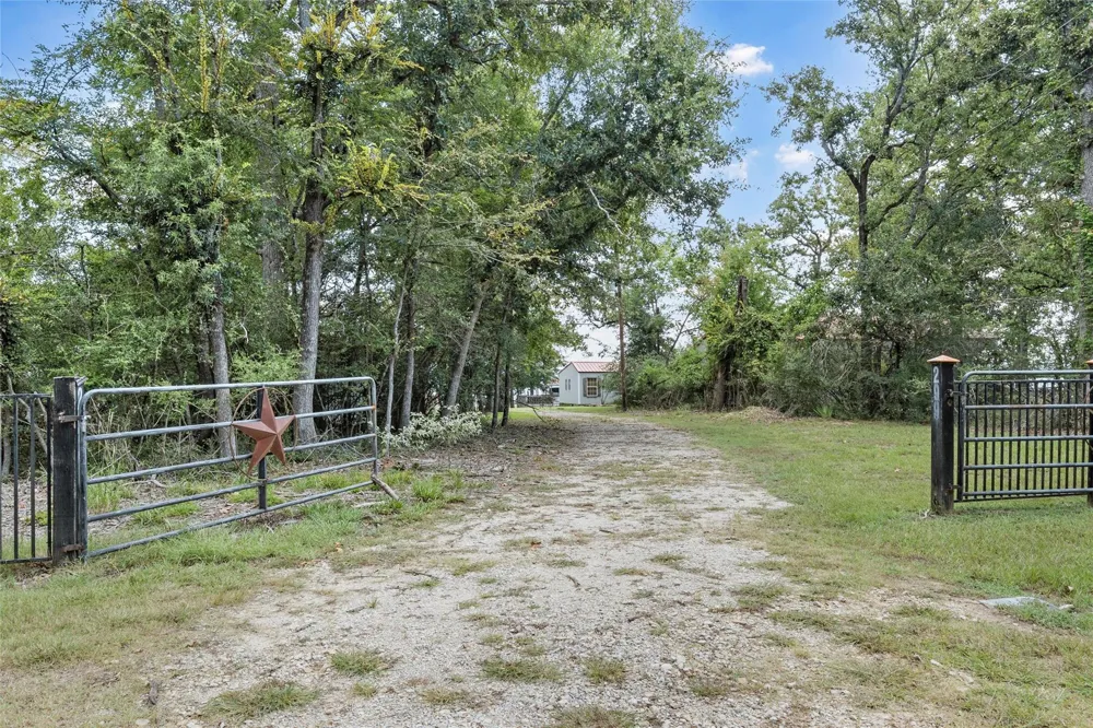 299 Lcr 763 Groesbeck, TX 76642