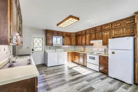 105 10th Street NW