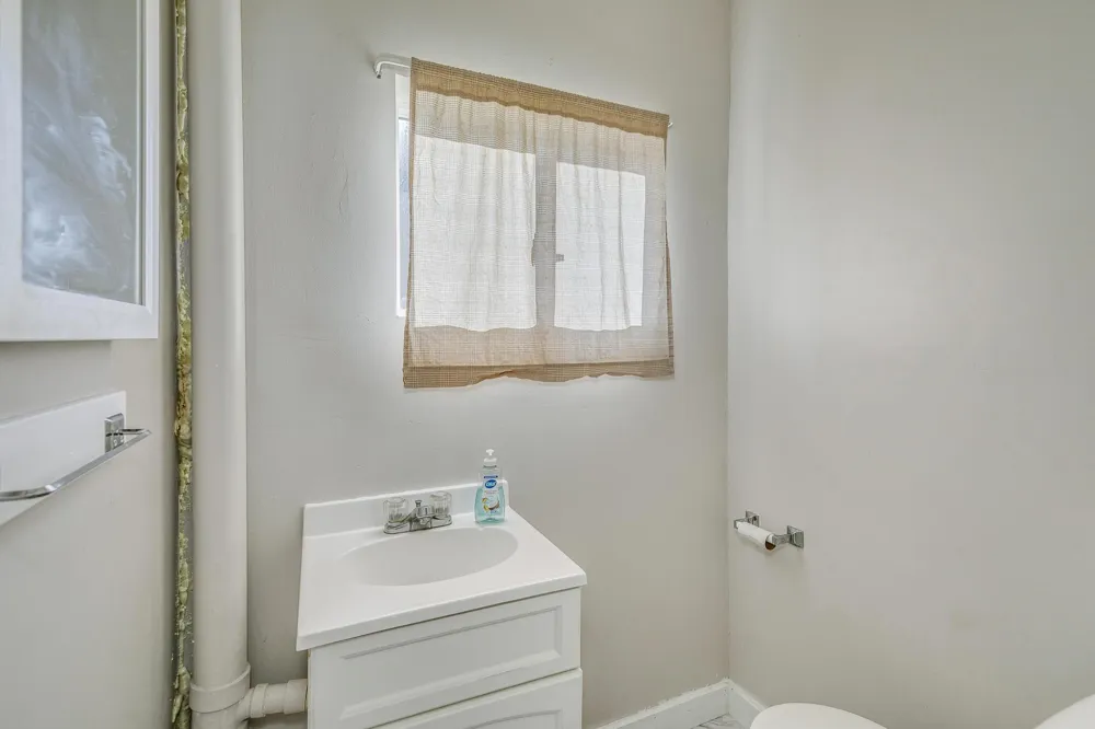 105 10th Street NW Plainview, MN 55964