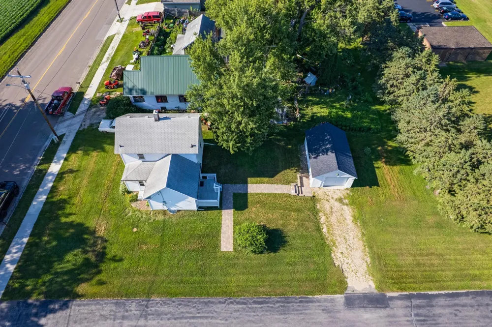 105 10th Street NW Plainview, MN 55964