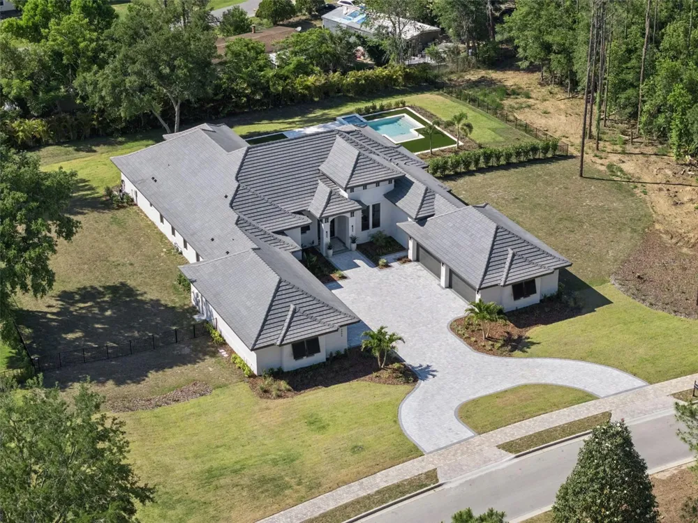 16989 LUCCA LANE Montverde, FL 34756