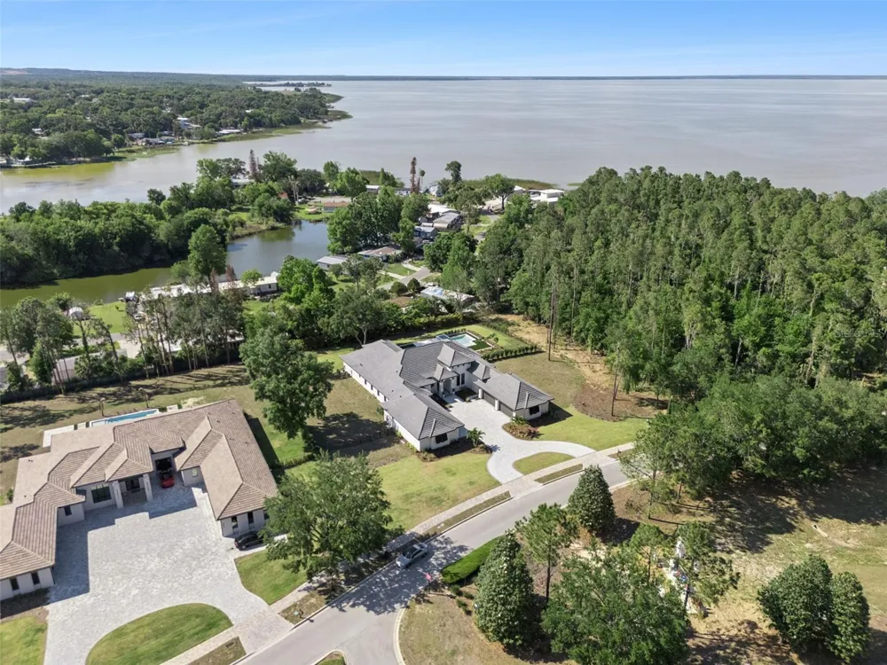 16989 LUCCA LANE Montverde, FL 34756