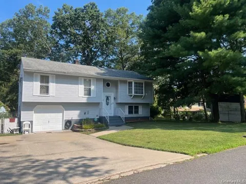 3 Wainscott Drive