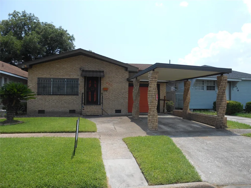 930 W 5th Street Port Arthur, TX 77640
