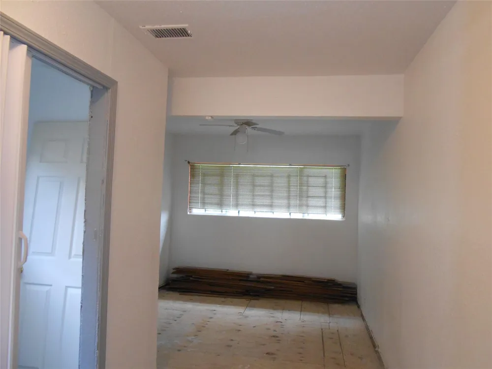930 W 5th Street Port Arthur, TX 77640