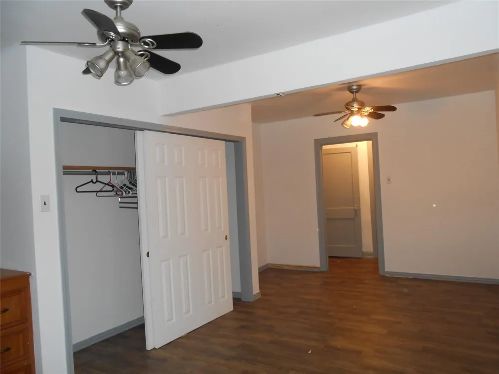 930 W 5th Street Port Arthur, TX 77640