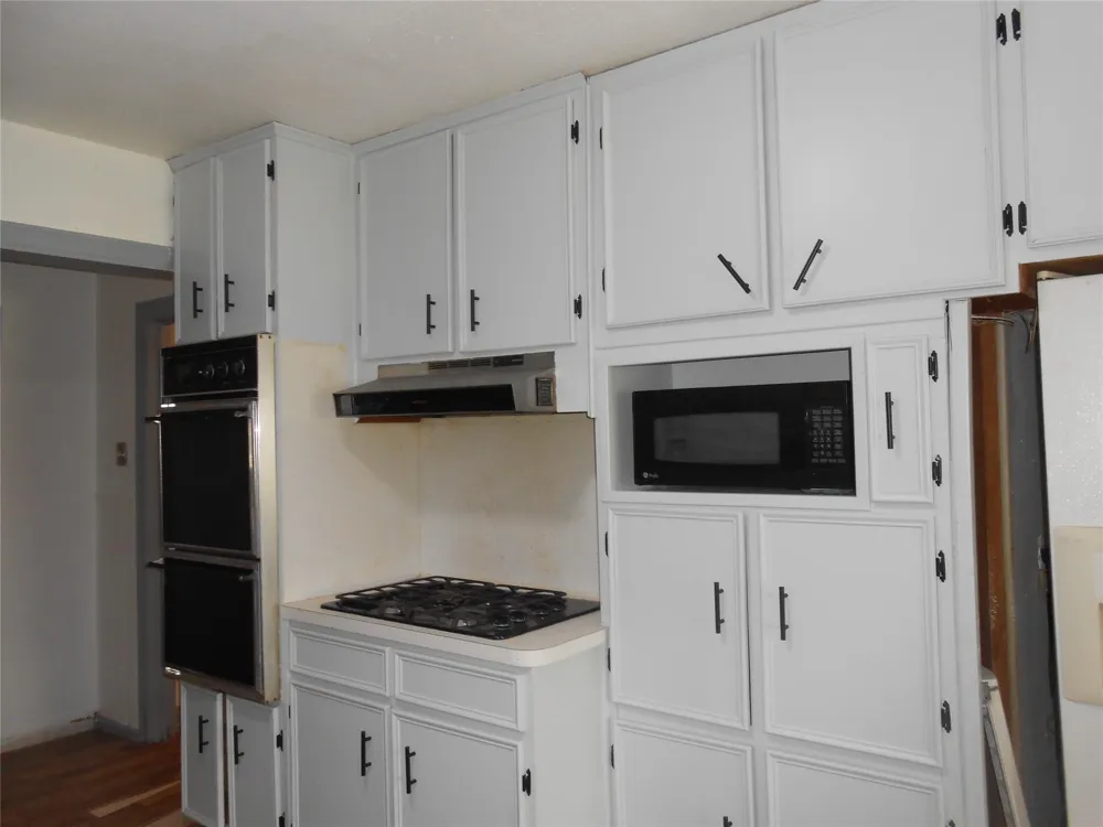 930 W 5th Street Port Arthur, TX 77640