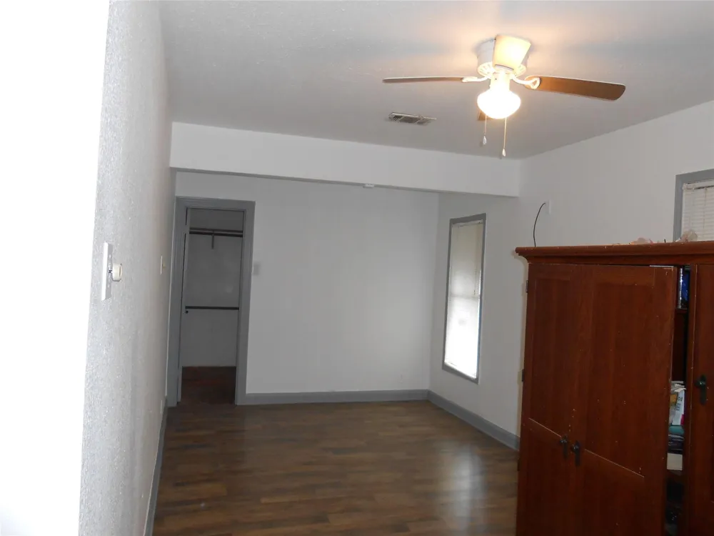 930 W 5th Street Port Arthur, TX 77640