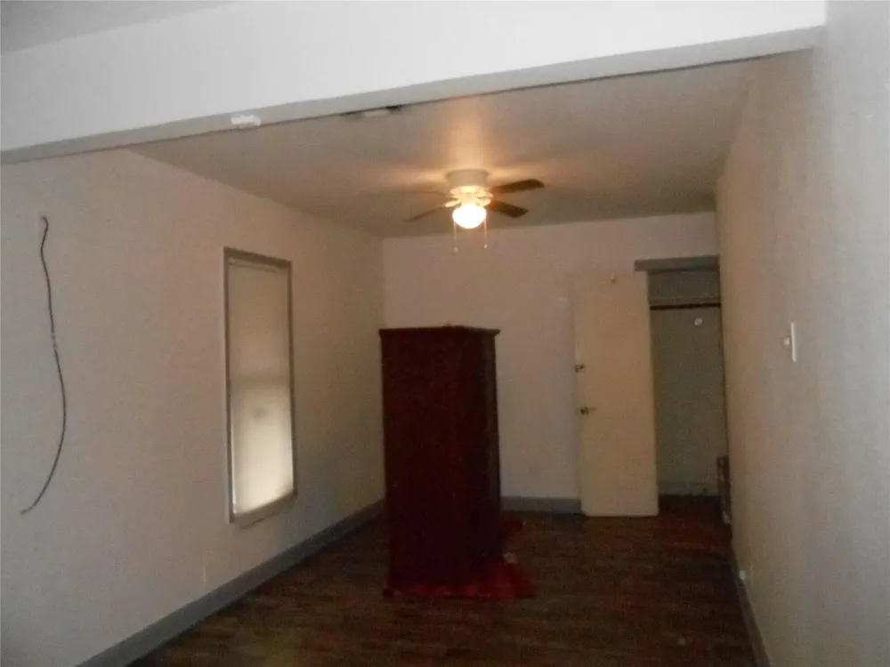930 W 5th Street Port Arthur, TX 77640