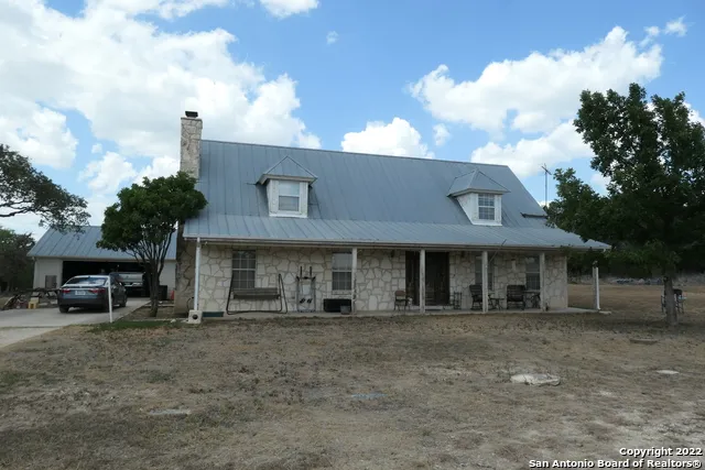 561 Hideaway Ln Pipe Creek, TX 78063