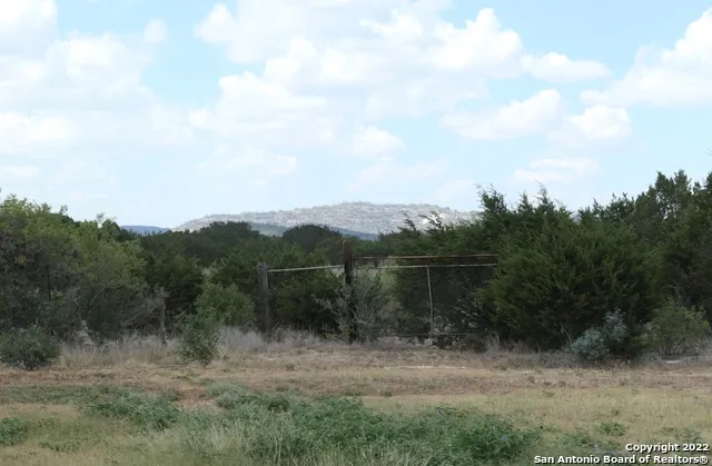 561 Hideaway Ln Pipe Creek, TX 78063