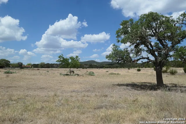 561 Hideaway Ln Pipe Creek, TX 78063