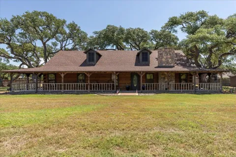 1040 Live Oak St