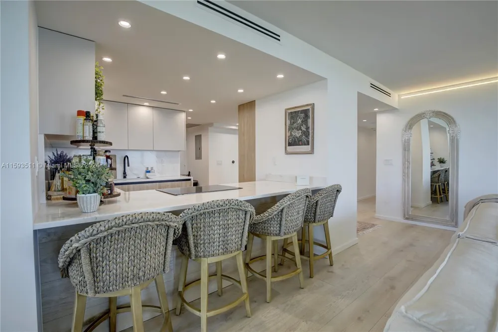 1121 Crandon Blvd #D1201 Key Biscayne, FL 33149