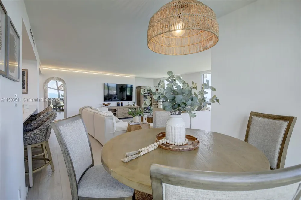 1121 Crandon Blvd #D1201 Key Biscayne, FL 33149