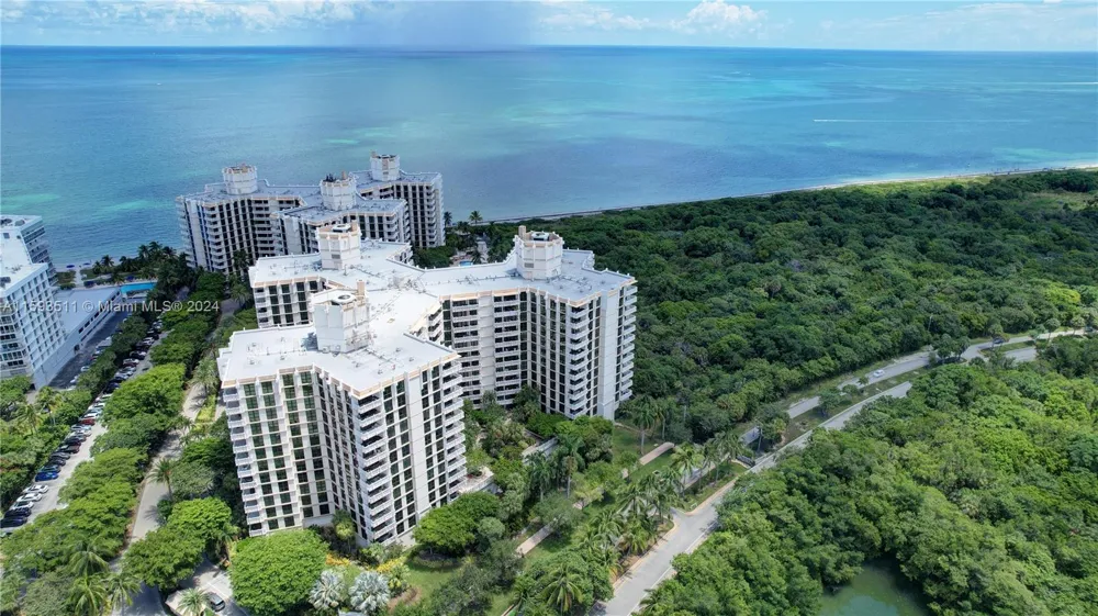 1121 Crandon Blvd #D1201 Key Biscayne, FL 33149