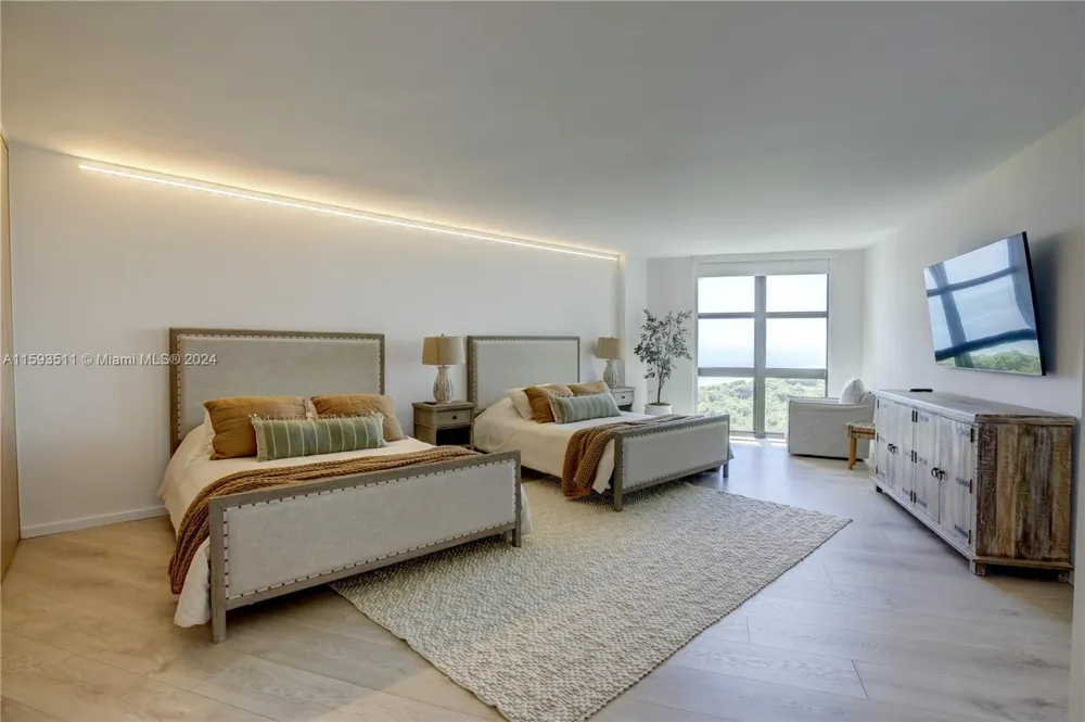 1121 Crandon Blvd #D1201 Key Biscayne, FL 33149