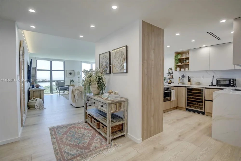 1121 Crandon Blvd #D1201 Key Biscayne, FL 33149