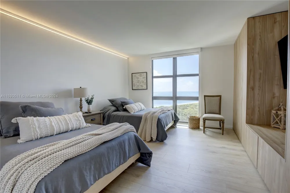 1121 Crandon Blvd #D1201 Key Biscayne, FL 33149
