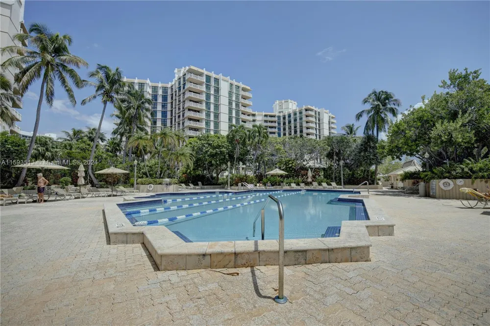 1121 Crandon Blvd #D1201 Key Biscayne, FL 33149