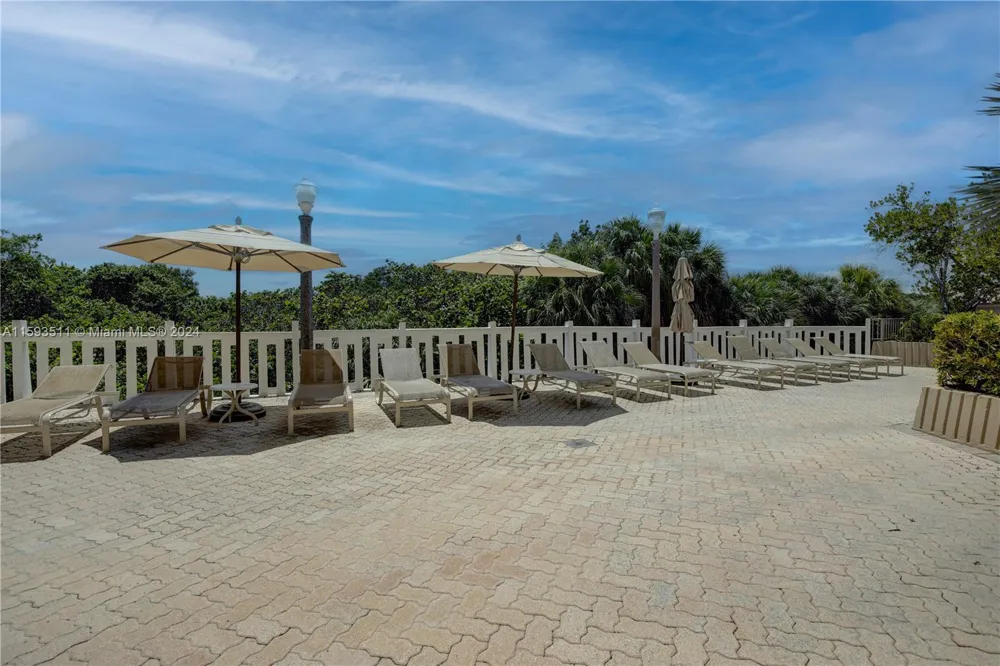 1121 Crandon Blvd #D1201 Key Biscayne, FL 33149