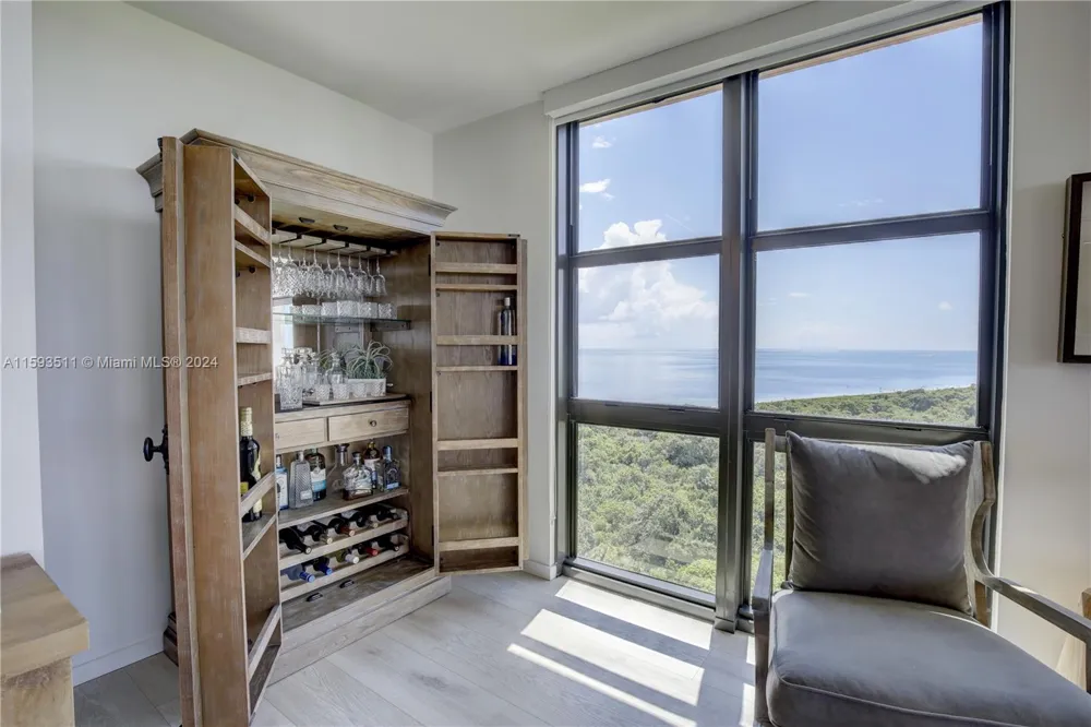 1121 Crandon Blvd #D1201 Key Biscayne, FL 33149
