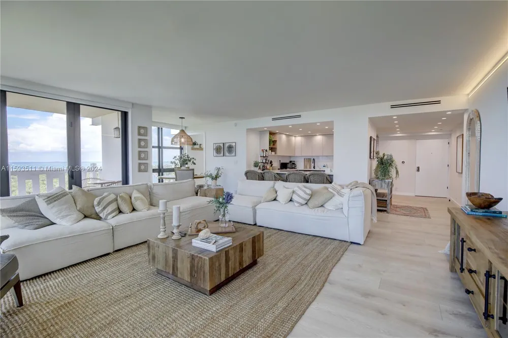 1121 Crandon Blvd #D1201 Key Biscayne, FL 33149