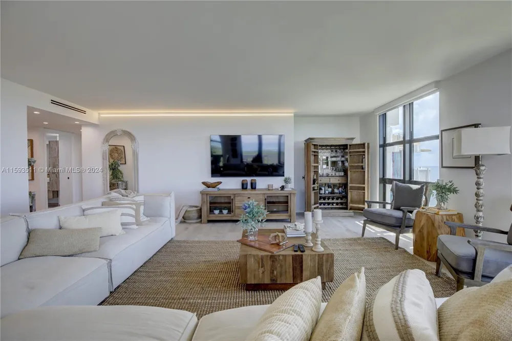 1121 Crandon Blvd #D1201 Key Biscayne, FL 33149