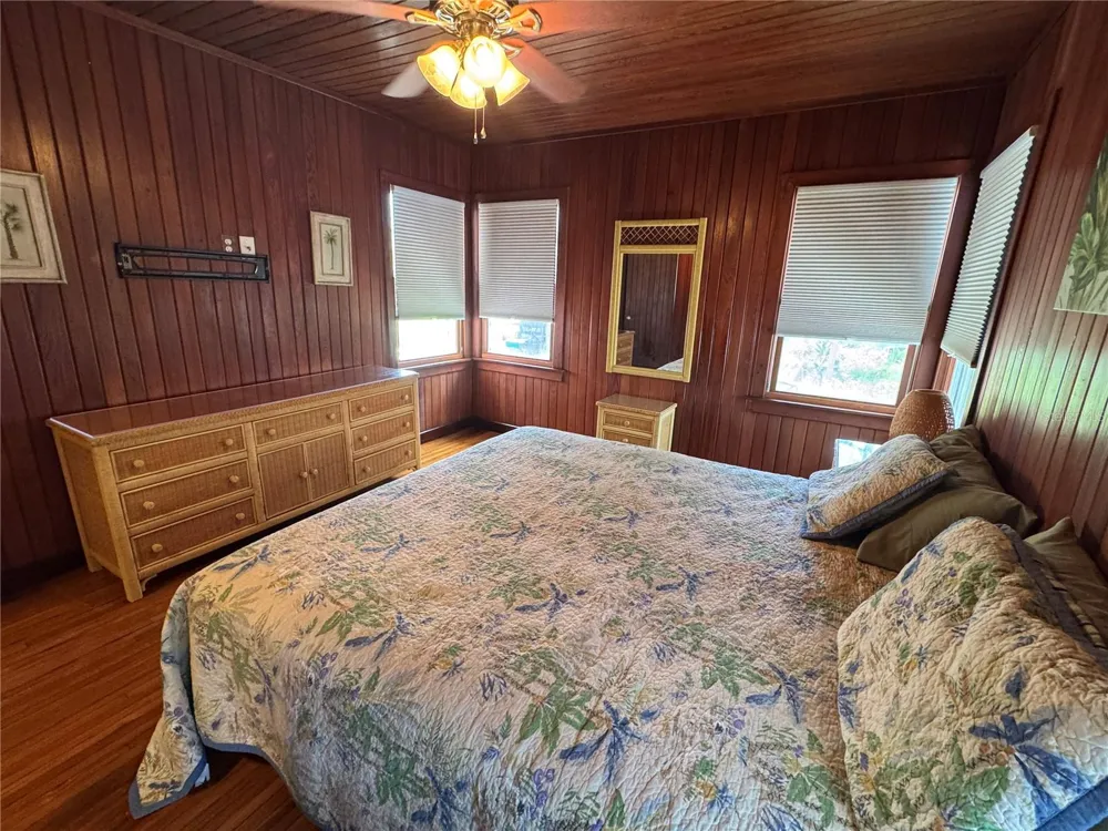 5 82ND AVENUE Treasure Island, FL 33706