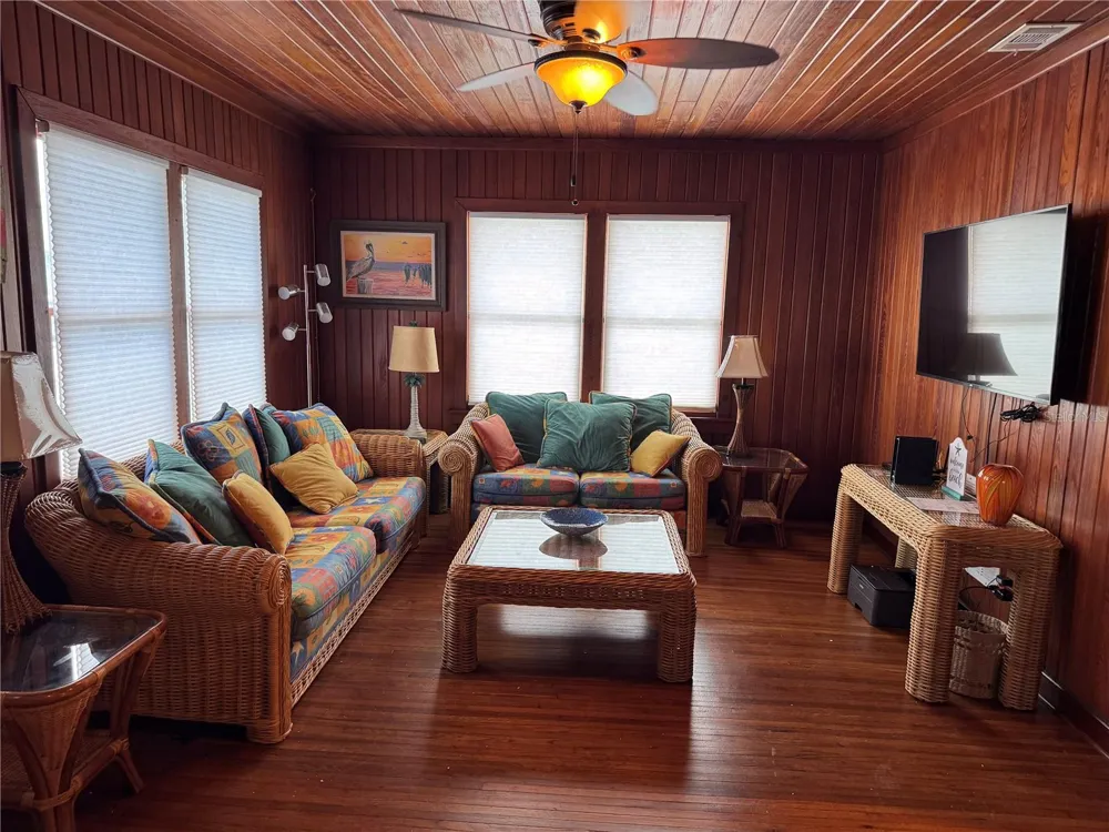 5 82ND AVENUE Treasure Island, FL 33706