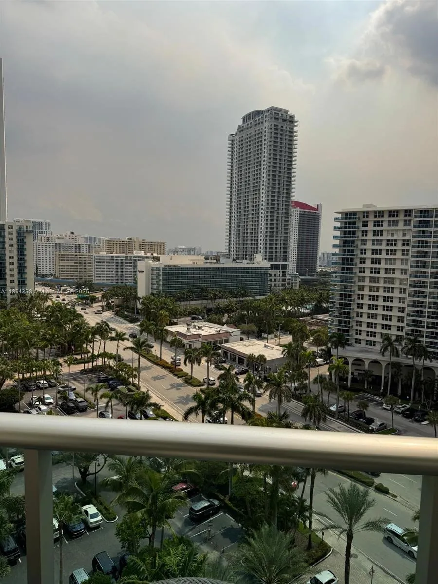 3801 S Ocean Dr #14V Hollywood, FL 33019