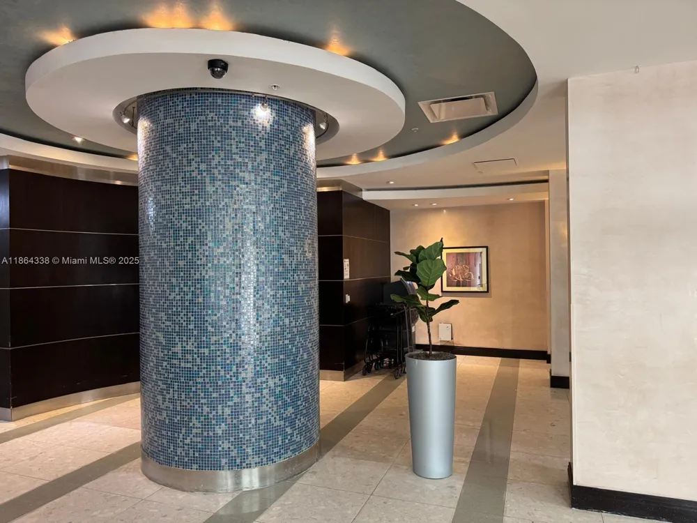 3801 S Ocean Dr #14V Hollywood, FL 33019