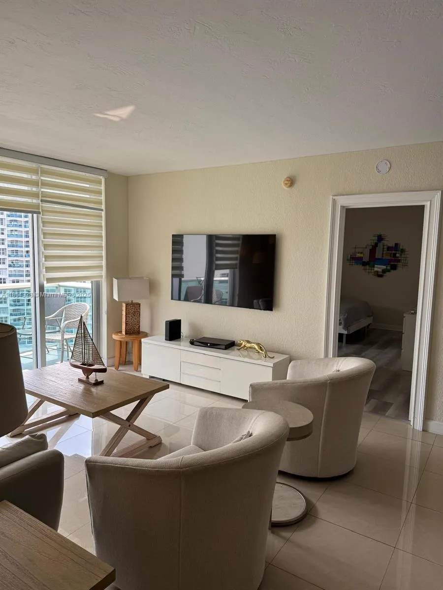 3801 S Ocean Dr #14V Hollywood, FL 33019