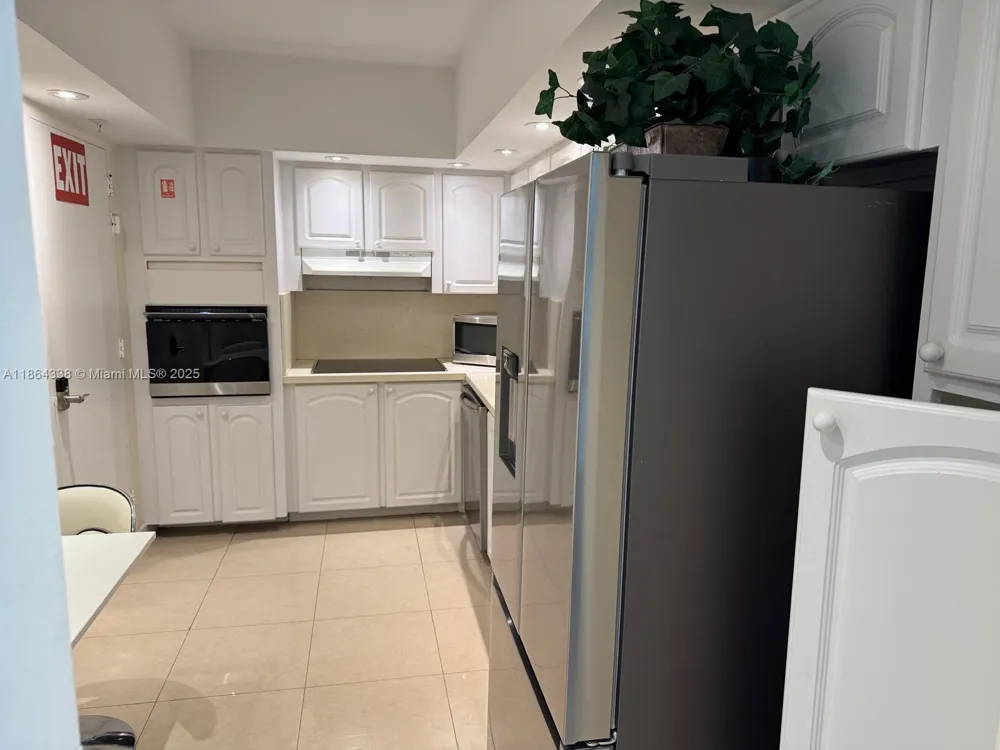 3801 S Ocean Dr #14V Hollywood, FL 33019