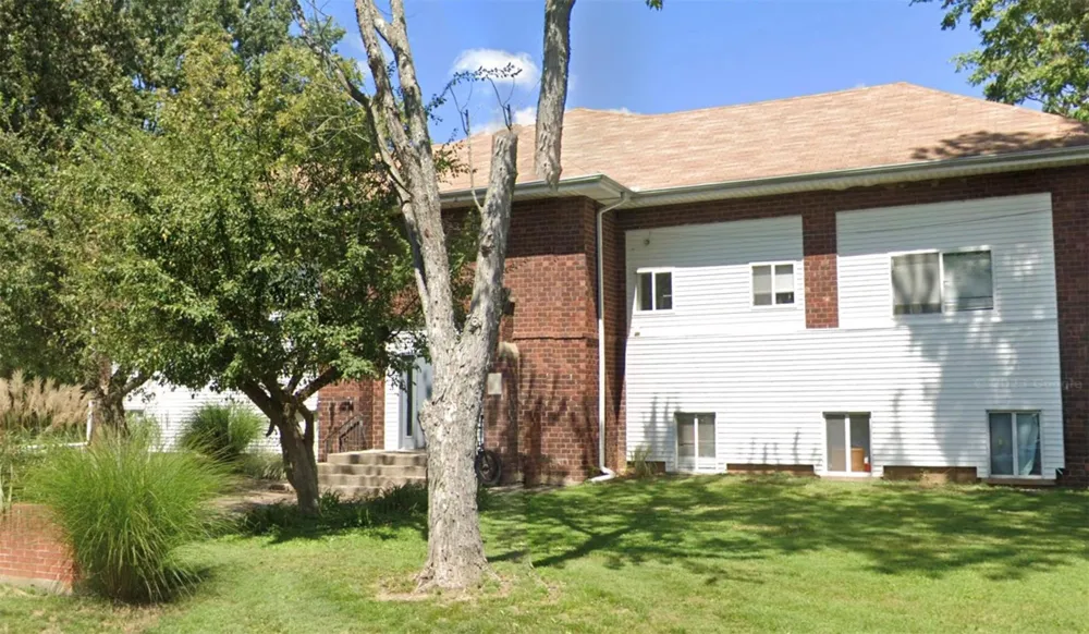 2810 Wills St Eldorado, IL 62930