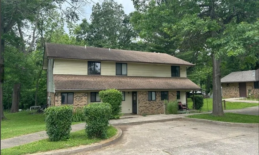 2601 Upchurch St Eldorado, IL 62930
