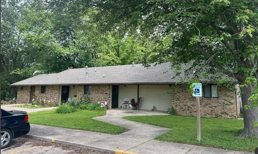 2601 Upchurch St Eldorado, IL 62930