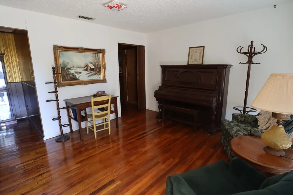 301 Travis Street Ranger, TX 76470