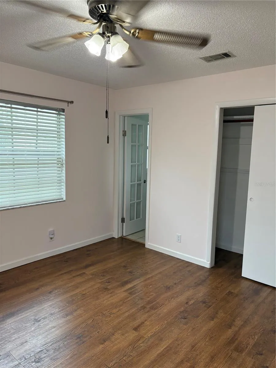 6418 W PARIS STREET Tampa, FL 33634