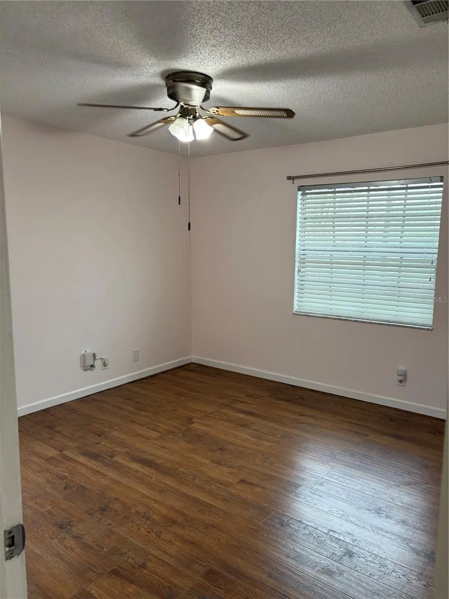 6418 W PARIS STREET Tampa, FL 33634